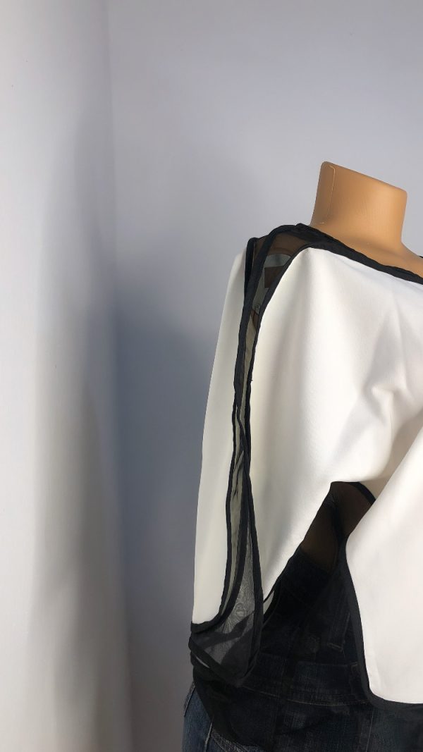 Zion 973 Black and white blouse Size 14/16 - Image 5