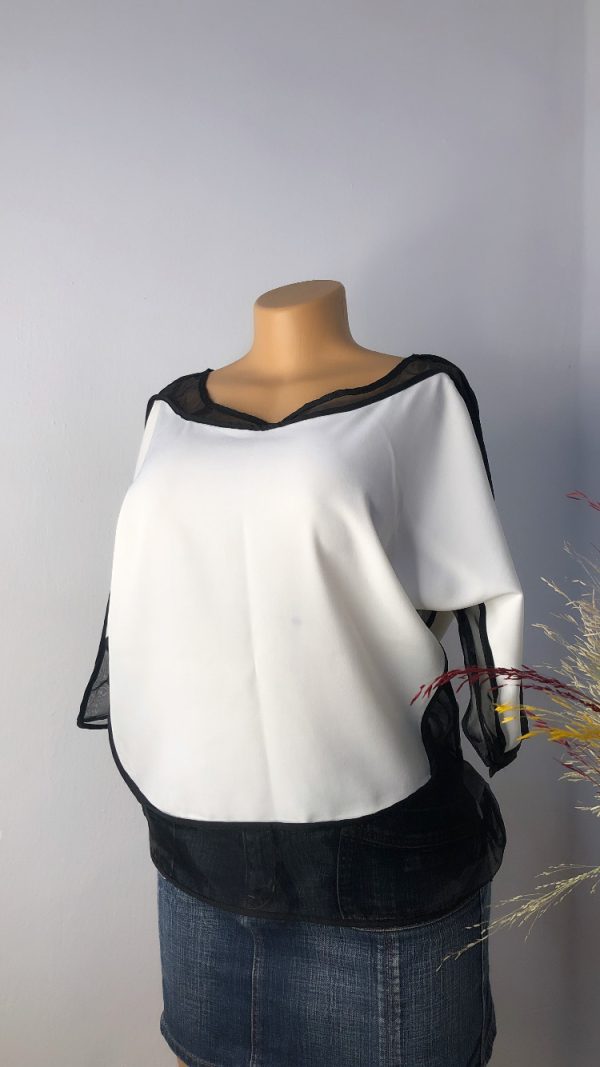 Zion 973 Black and white blouse Size 14/16 - Image 3