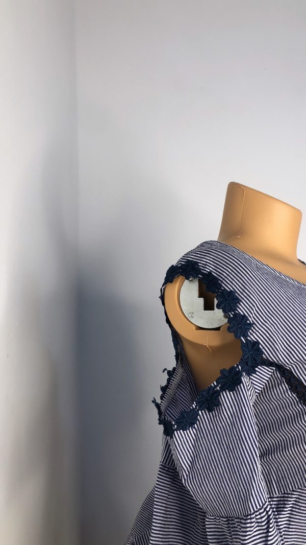 Hanna 571 blouse Size 12 - Image 2