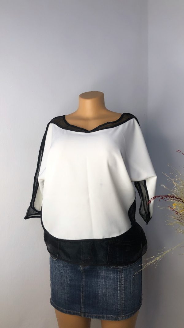 Zion 973 Black and white blouse Size 14/16 - Image 2