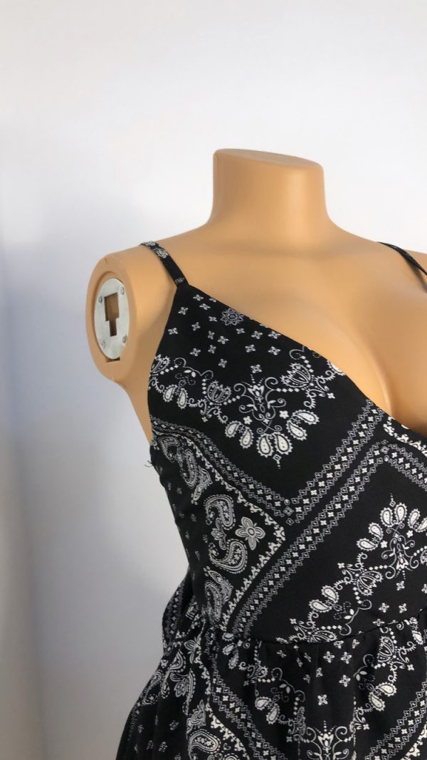 Shile Tiny Strap Top Size 10 - Image 4