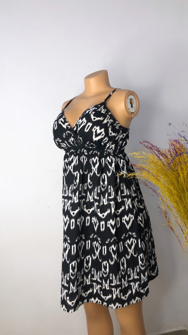 TAB 067 GOWN SIZE 6