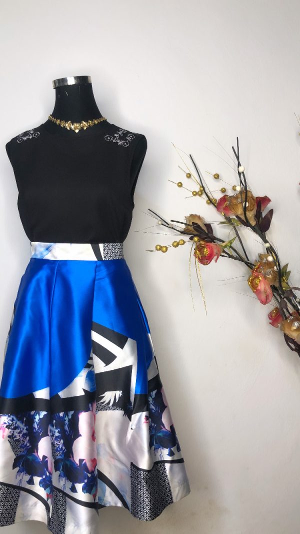 Funmi Pleated skirt Size 6