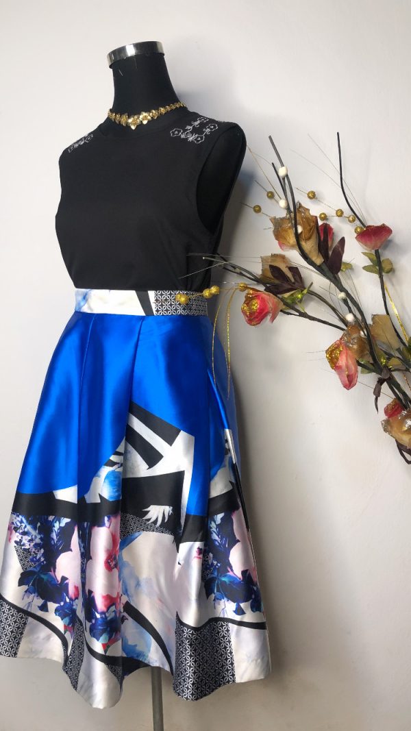 Funmi Pleated skirt Size 6 - Image 2