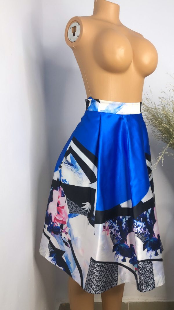 Funmi Pleated skirt Size 6 - Image 4