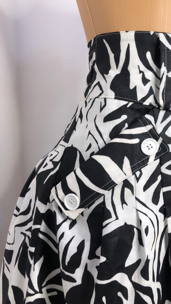 Funmi 688 skirt Size 6 - Image 2